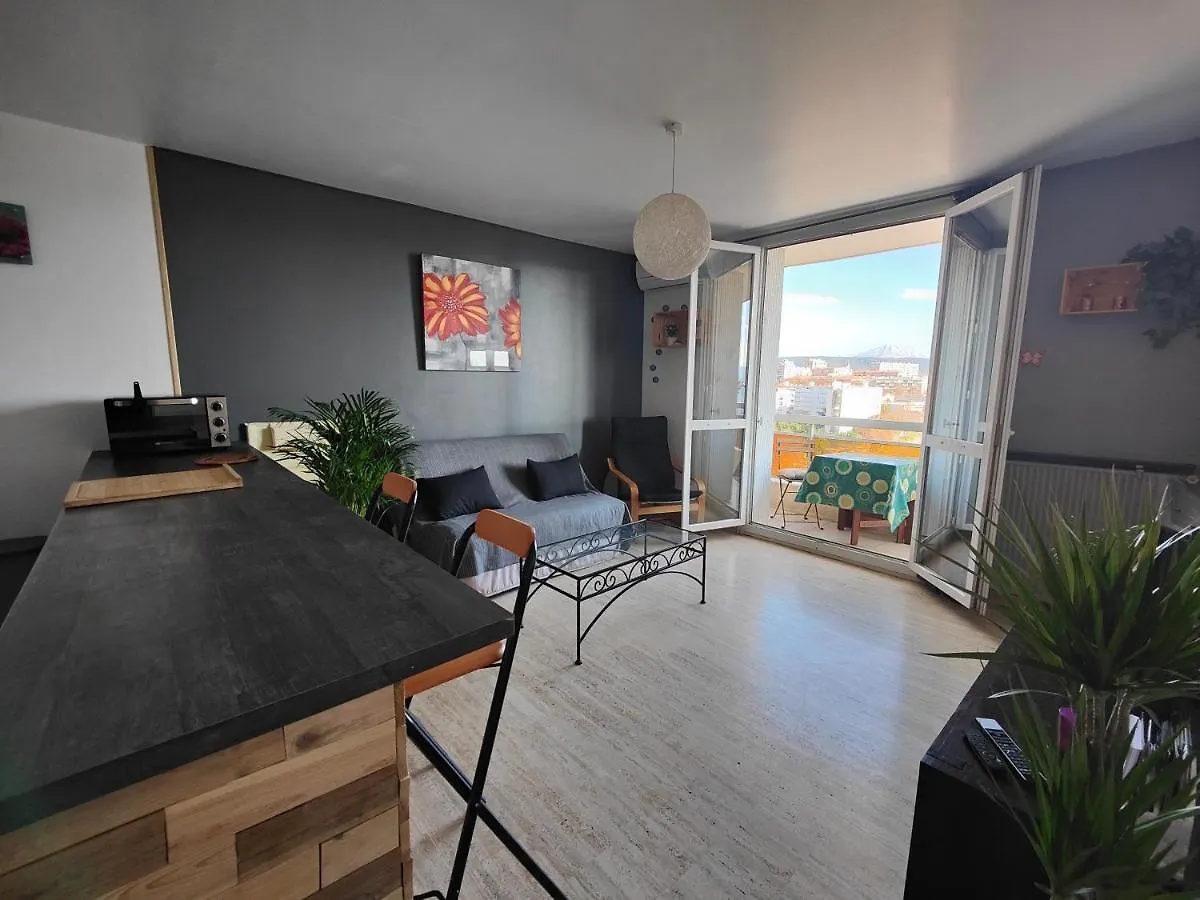 Bel Appartement De 42 M2 , 1 Chambre , Climatise. Aix-en-Provence 0*,  Francie